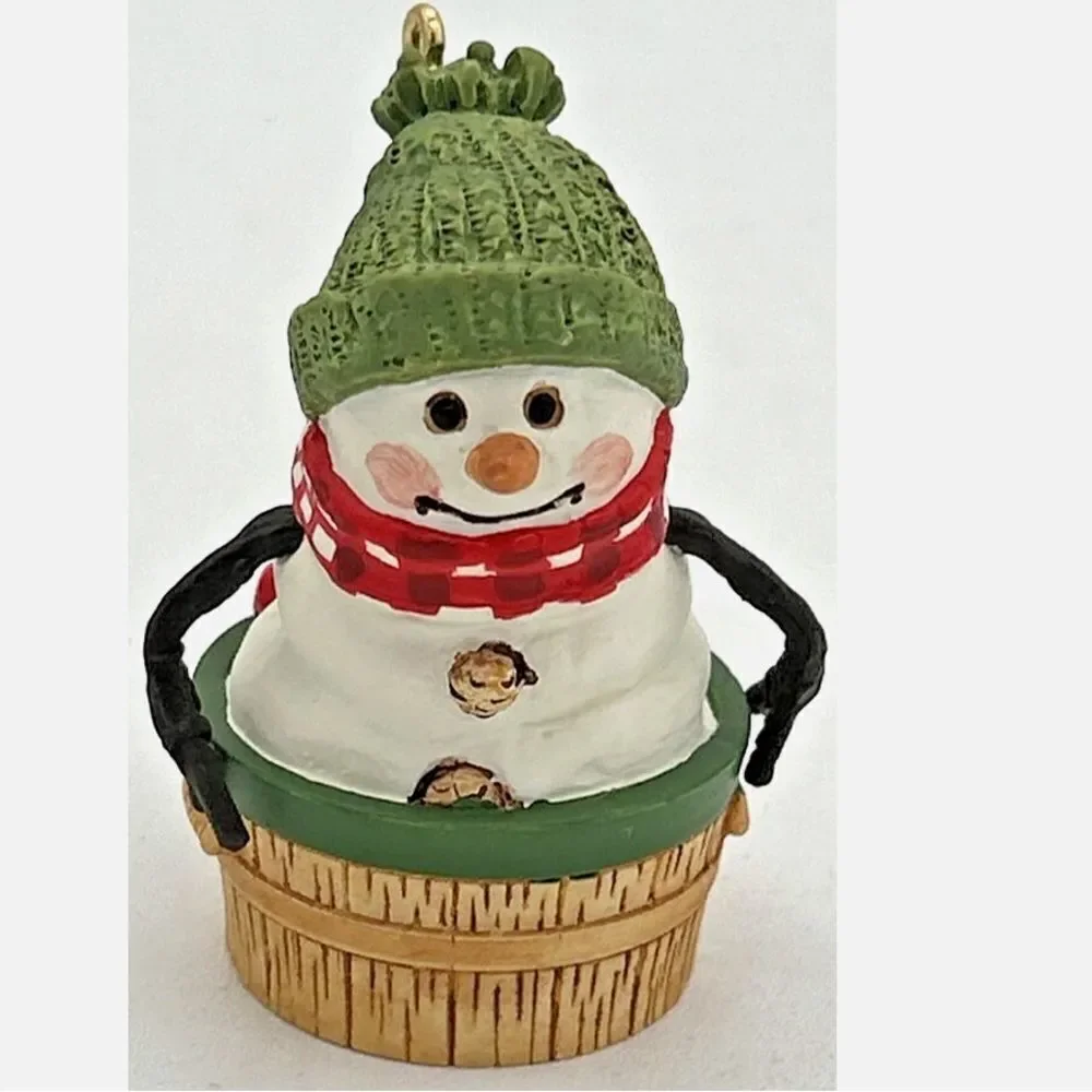 Hallmark Keepsake Ornament: 2000 Race Down Main Street